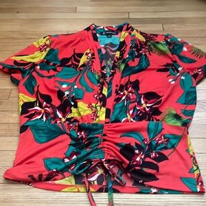 Women’s floral top size Large